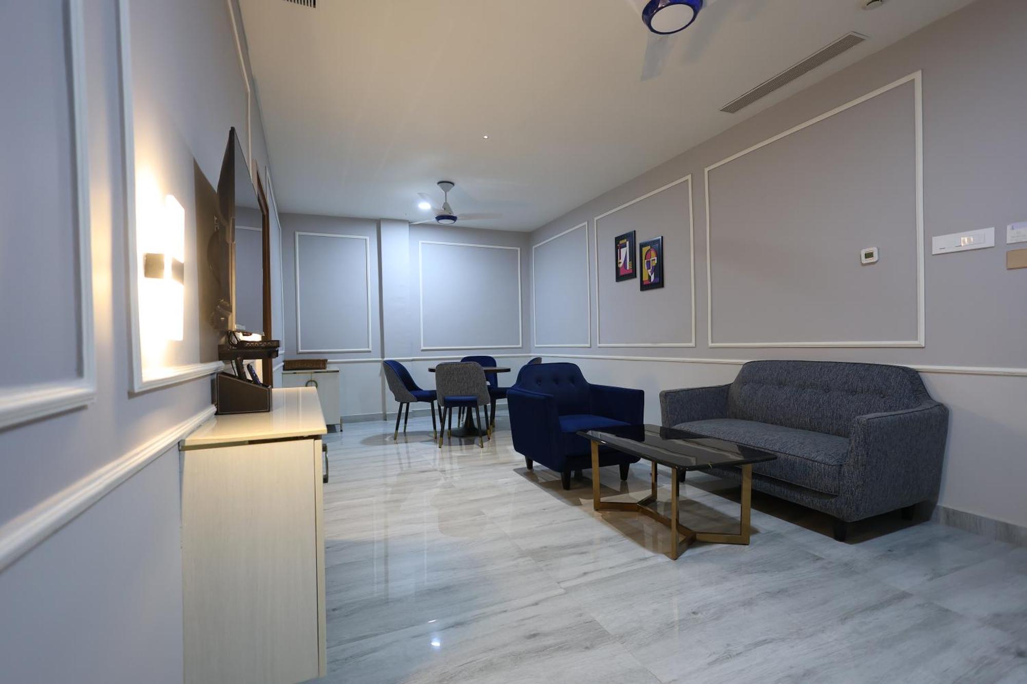 Hotel The Oaks Elite Kalaburagi Zewnętrze zdjęcie