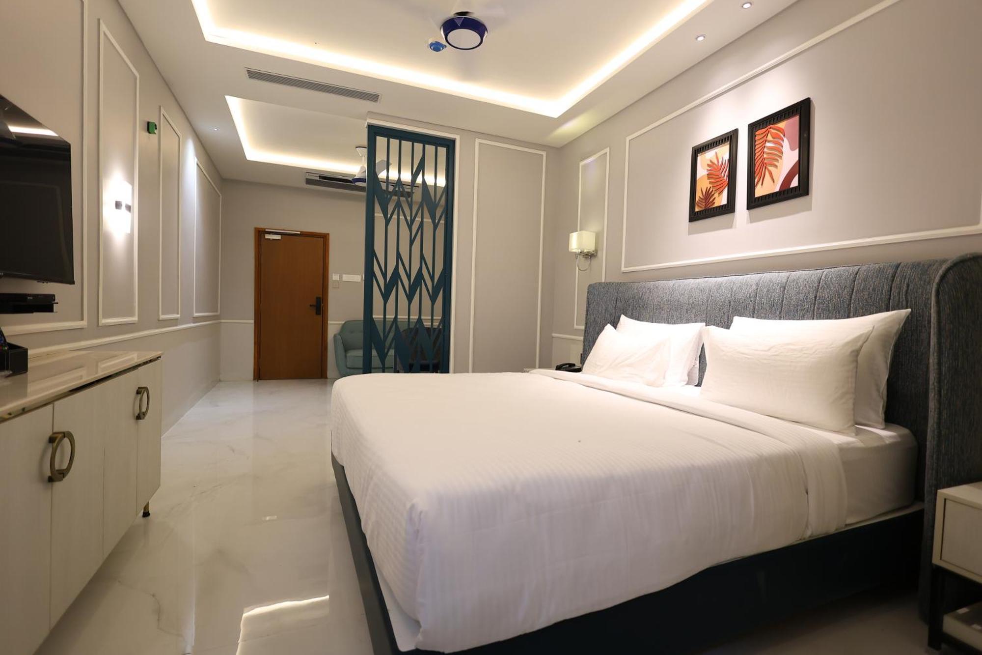 Hotel The Oaks Elite Kalaburagi Zewnętrze zdjęcie